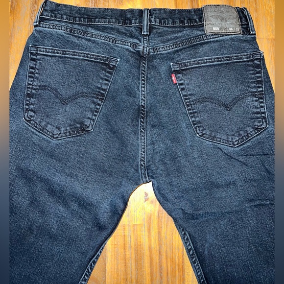 Levi Strauss & Co 505 Dark Blue Jean - Picture 2 of 6